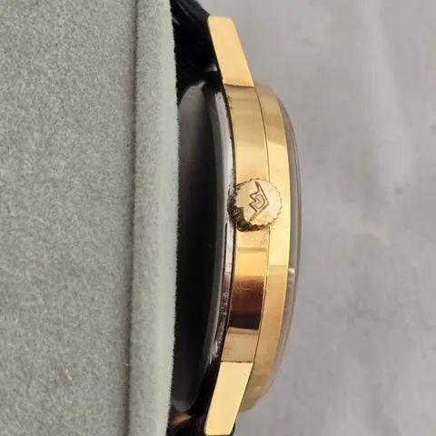 Movado Museum 32mm Yellow gold Black 1