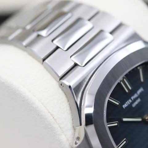 Patek Philippe Nautilus 5711/1A-001 40mm Stainless steel Blue 4