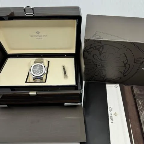 Patek Philippe Nautilus 5726/1A-001 40.5mm Stainless steel Black 7