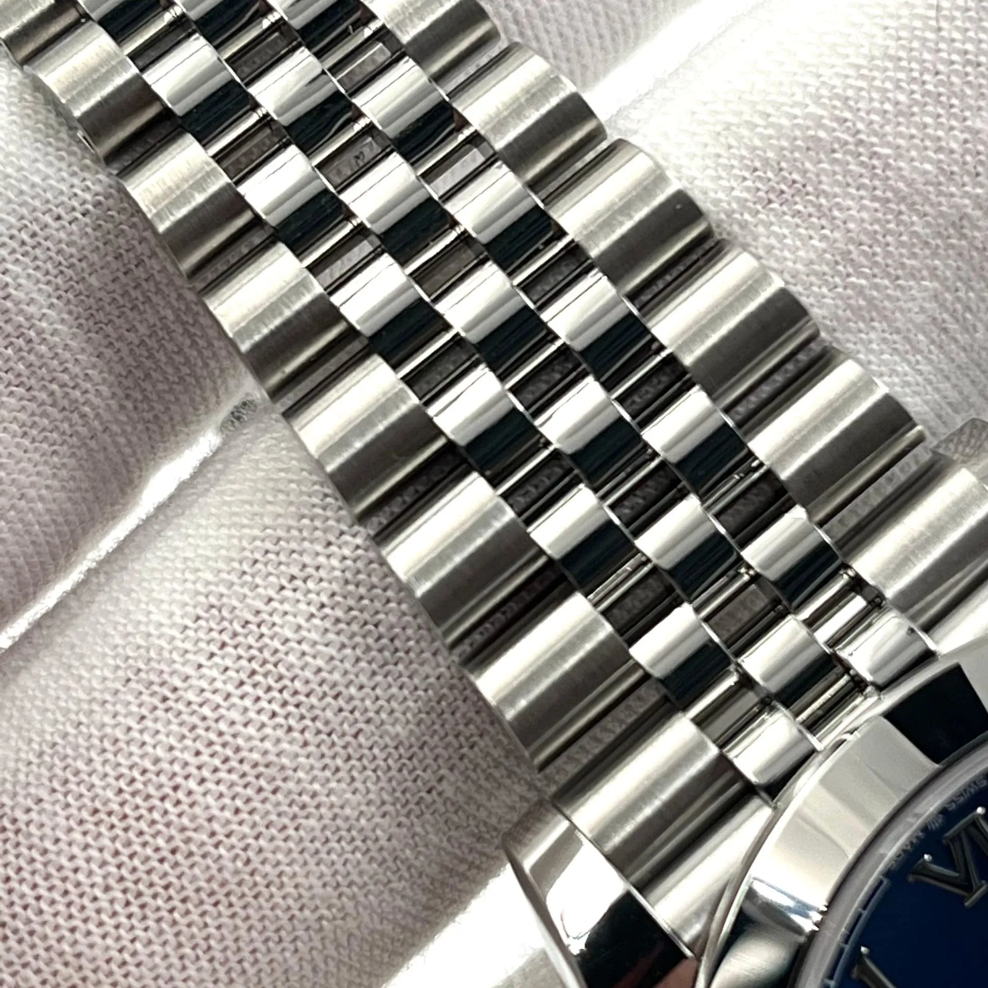 Rolex Datejust 41 126300-0018 41mm Oystersteel Blue 4