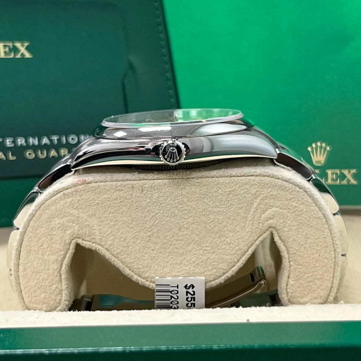 Rolex Oyster Perpetual 124300-0001 41mm Oystersteel Silver 5