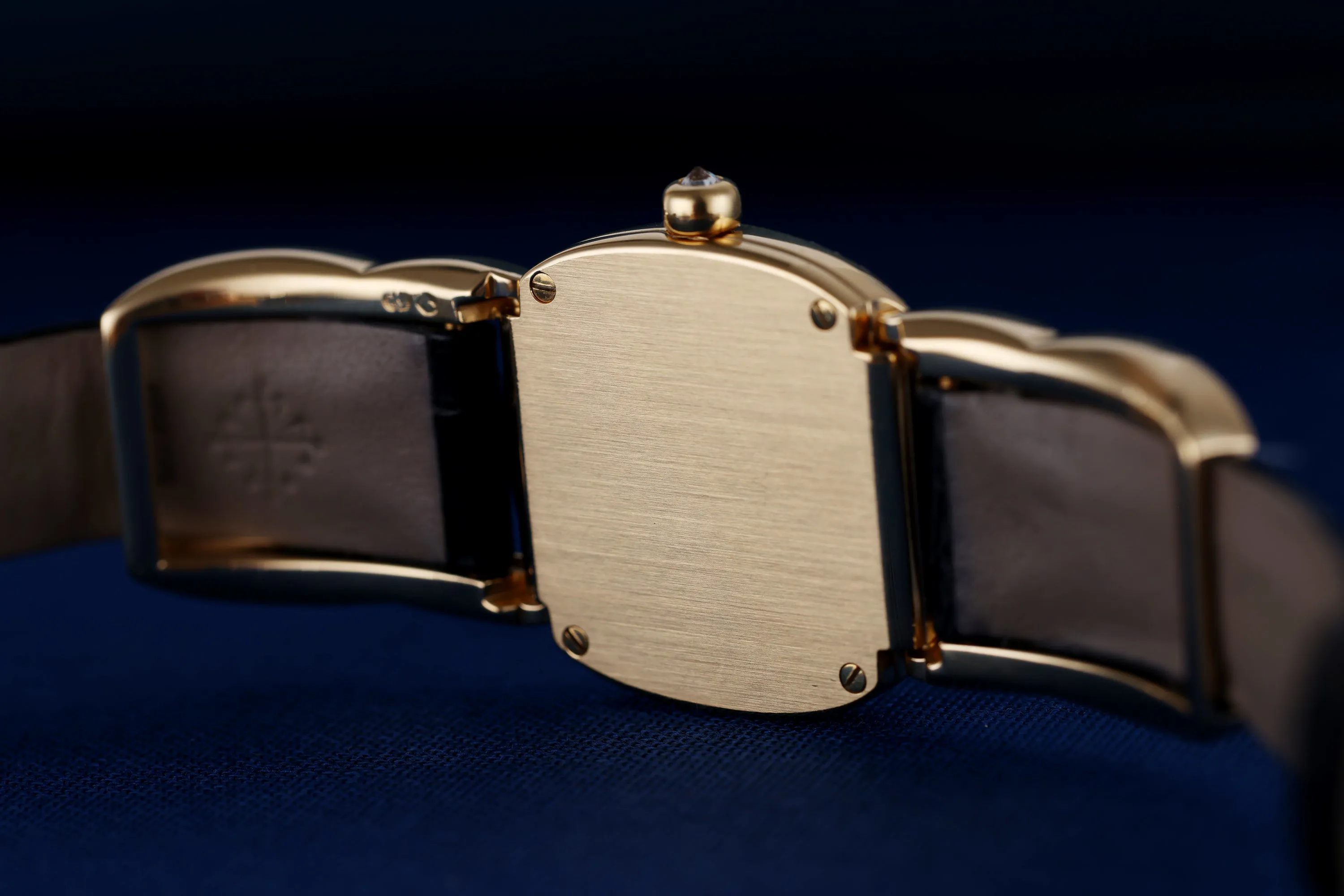 Patek Philippe Golden Ellipse 4831J 23mm Yellow gold White 3