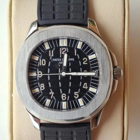 Patek Philippe Aquanaut 5065A-001 38mm Stainless steel Black