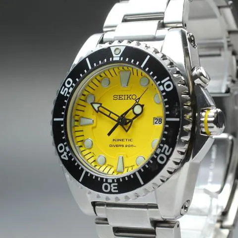 Seiko Kinetic 44mm Stainless steel Yellow
