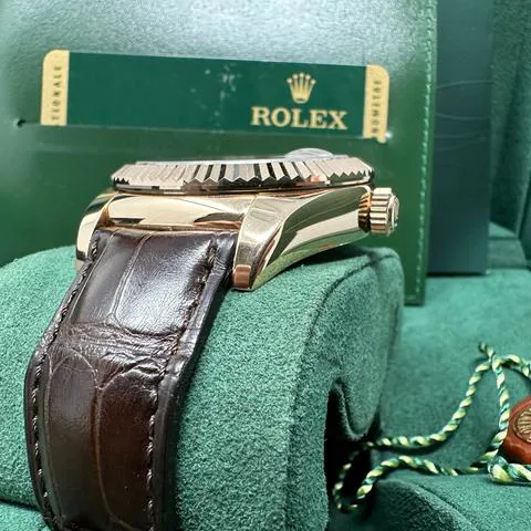 Rolex Sky-Dweller 326135 42mm Rose gold Brown 4