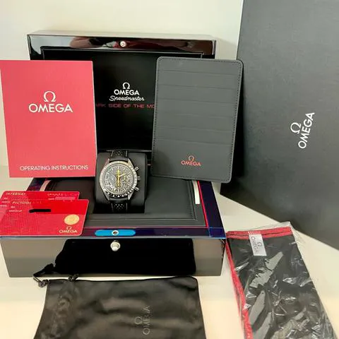 Omega Speedmaster Moon watch 311.92.44.30.01.001 44.5mm Ceramic Black 9