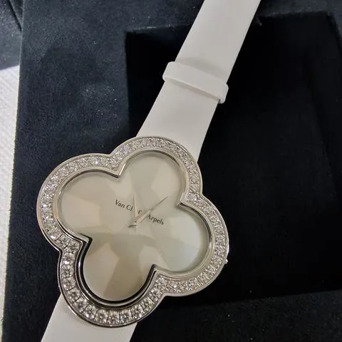 Van Cleef & Arpels Alhambra VCARO30000 40mm White gold 3