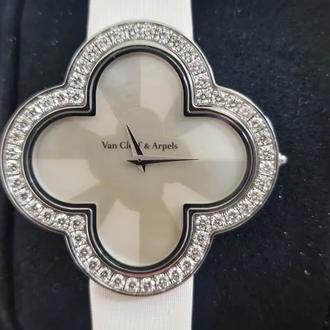 Van Cleef & Arpels Alhambra VCARO30000 40mm White gold 8