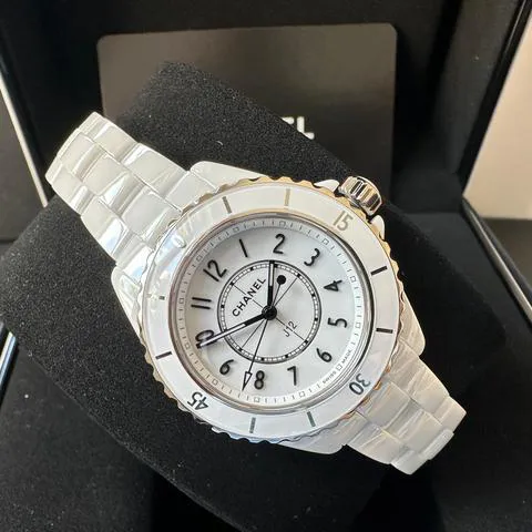 Chanel J12 H5698 33mm Stainless steel White