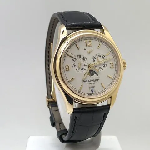 Patek Philippe Annual Calendar 5146J-001 39mm Yellow gold Beige 1