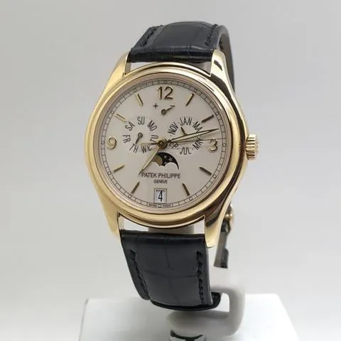 Patek Philippe Annual Calendar 5146J-001 39mm Yellow gold Beige 3