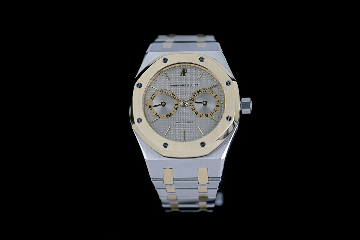 Audemars Piguet Royal Oak 25572SA 36mm Yellow gold •