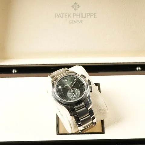 Patek Philippe Annual Calendar Chronograph 5905/1A-001 42mm Stainless steel Green 7