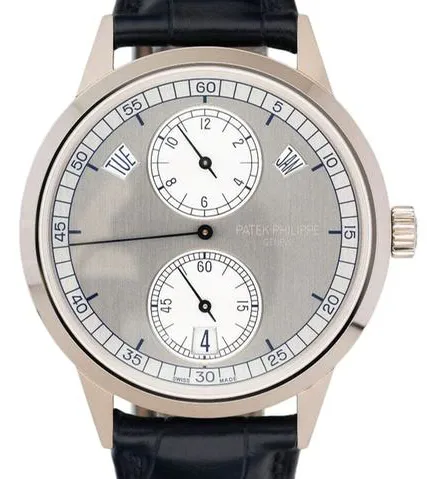 Patek Philippe Annual Calendar Regulator 5235G-001 40.5mm White gold Silver