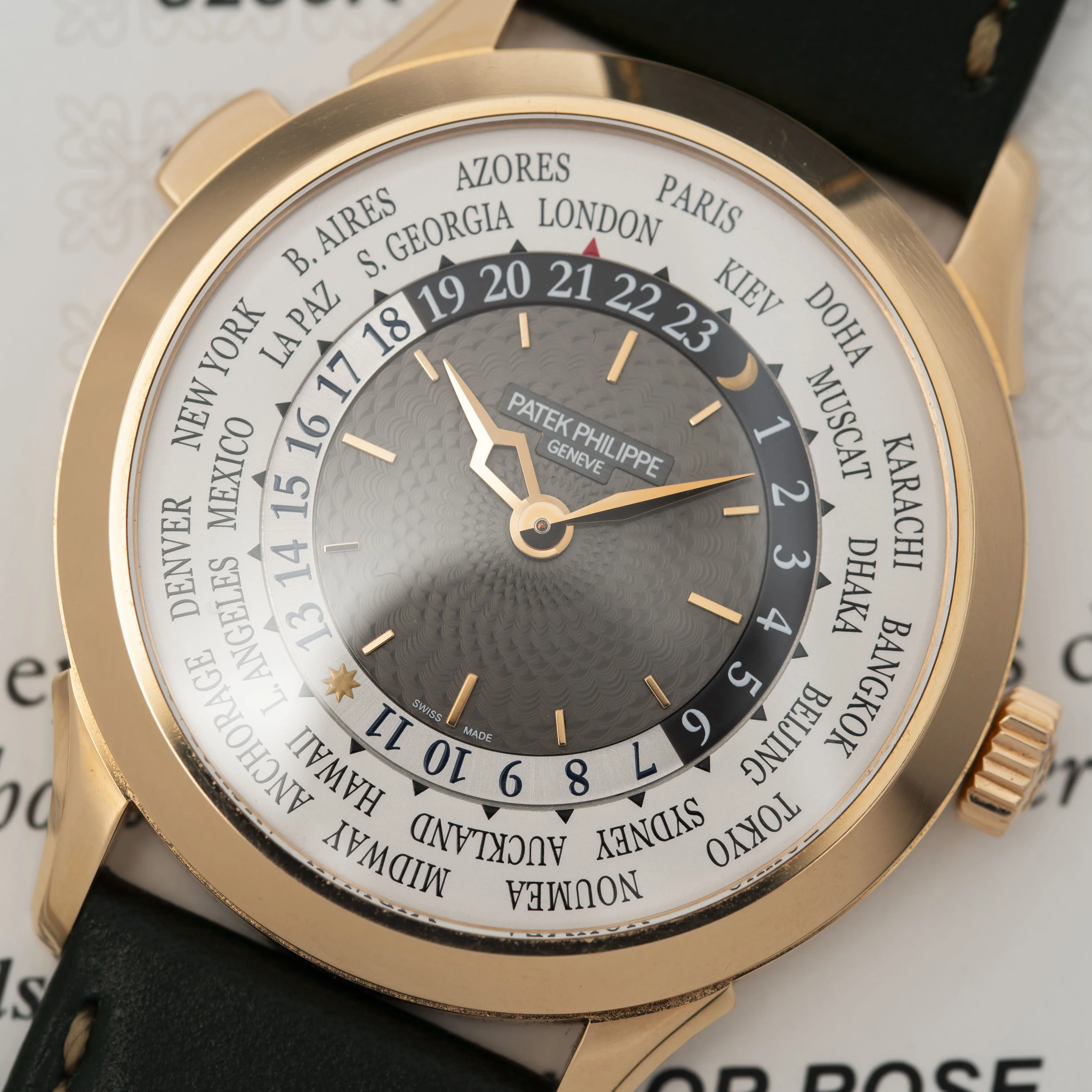 Patek Philippe World Time 5230R-014 38.5mm Rose gold