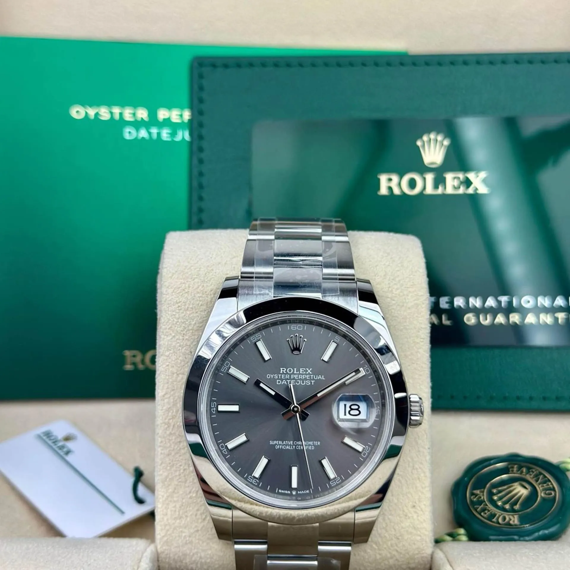 Rolex Datejust 41 126300-0007 41mm Oystersteel Gray