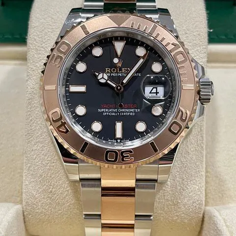 Rolex Yacht-Master 40 126621 40mm Yellow gold and Stainless steel Black