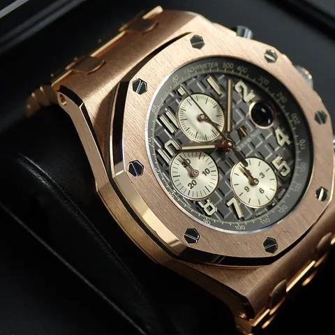 Audemars Piguet Royal Oak Offshore 26470OR.OO.1000OR.02 42mm Rose gold Gray 2