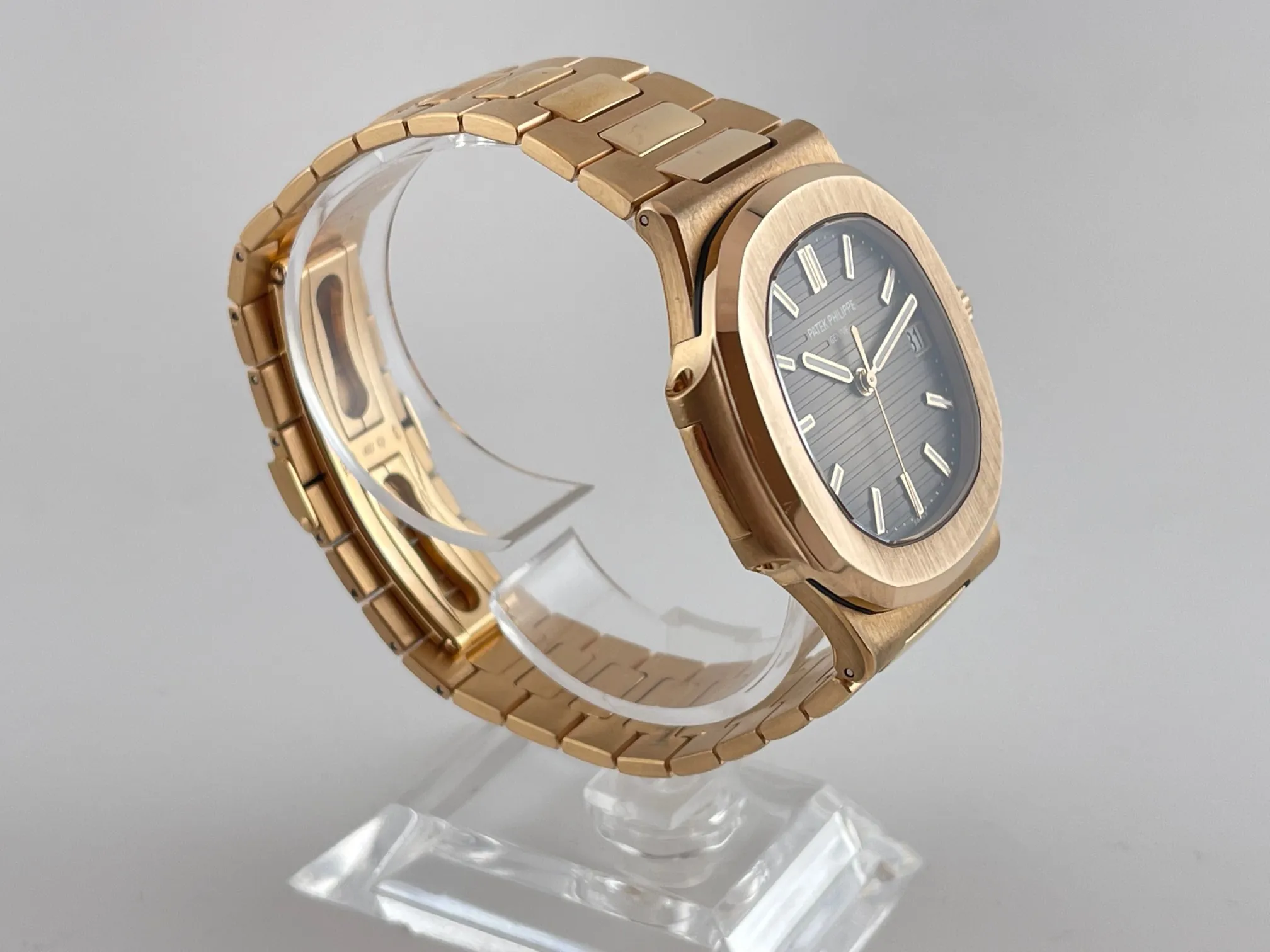 Patek Philippe Nautilus 5711/1R-001 40mm Brown 1