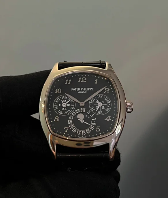 Patek Philippe Perpetual Calendar 5940G-010 44.5mm White gold Black