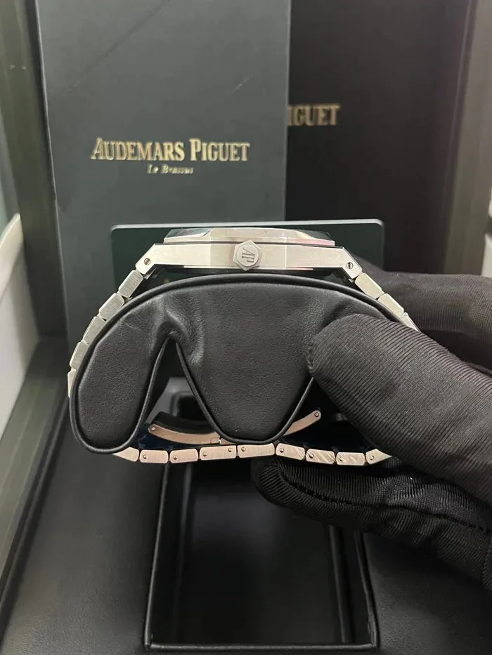 Audemars Piguet Royal Oak 15500ST.OO.1220ST.03 41mm Stainless steel Black 2