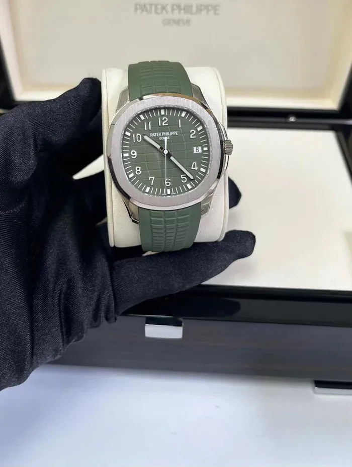 Patek Philippe Aquanaut 5168G-010 42mm White gold Green 7