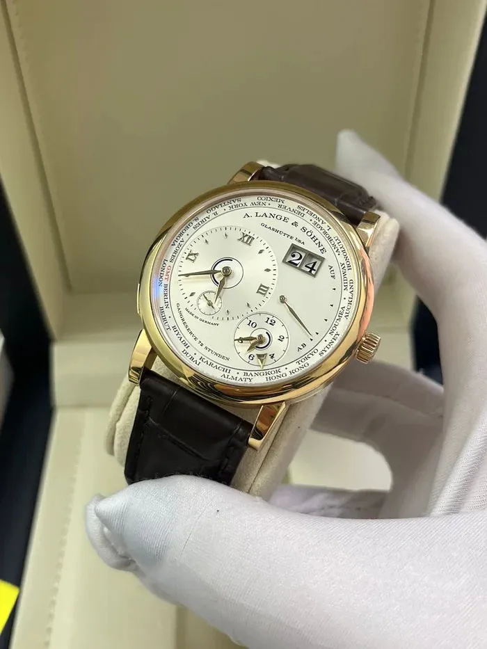 A. Lange & Söhne Lange 1 136.032 / LSLS1364AA 42mm Rose gold Silver 10