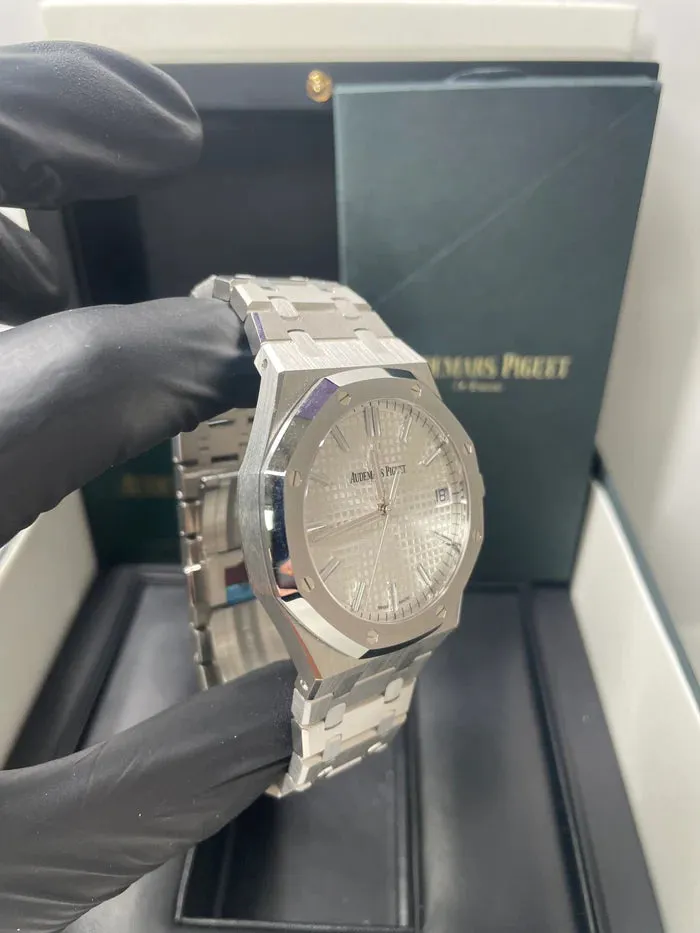 Audemars Piguet Royal Oak 15500ST.OO.1220ST.04 41mm Stainless steel Silver 8