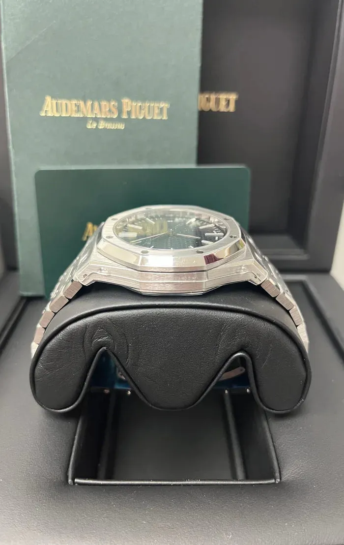 Audemars Piguet Royal Oak 15510ST.OO.1320ST.09 41mm Stainless steel Green 1