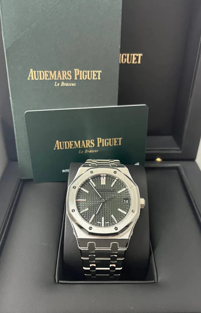 Audemars Piguet Royal Oak 15510ST.OO.1320ST.09 41mm Stainless steel Green 3