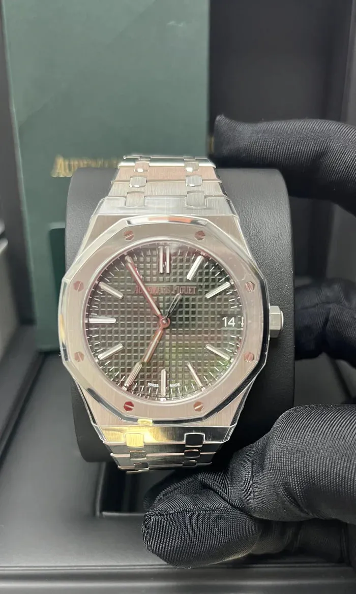 Audemars Piguet Royal Oak 15510ST.OO.1320ST.09 41mm Stainless steel Green 5