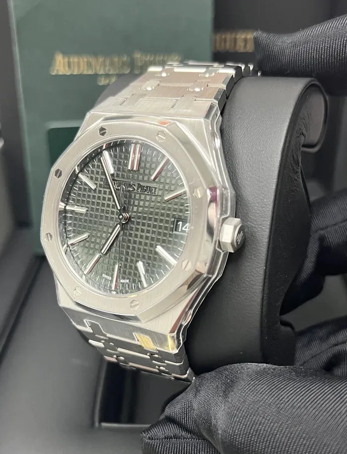 Audemars Piguet Royal Oak 15510ST.OO.1320ST.09 41mm Stainless steel Green 6