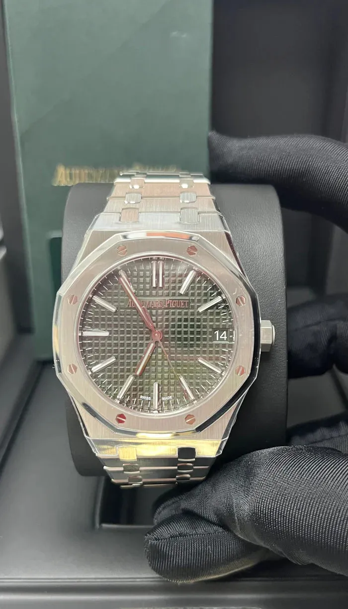 Audemars Piguet Royal Oak 15510ST.OO.1320ST.09 41mm Stainless steel Green 8