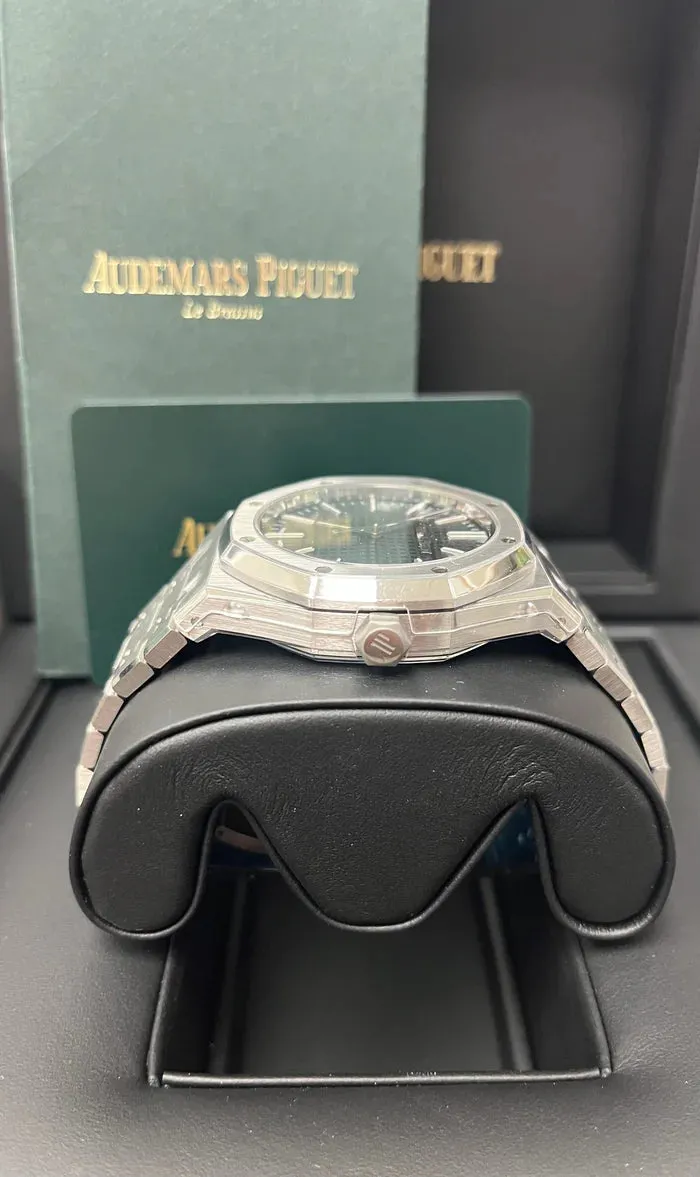 Audemars Piguet Royal Oak 15510ST.OO.1320ST.09 41mm Stainless steel Green 10