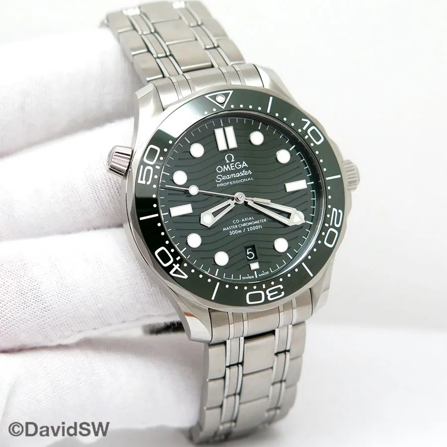 Omega Seamaster Diver 300M 210.30.42.20.10.001 42mm Stainless steel Green