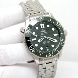 Omega Seamaster Diver 300M 210.30.42.20.10.001 Stainless steel Green