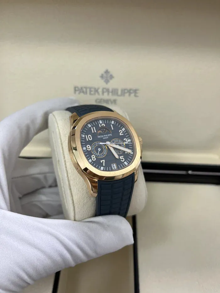 Patek Philippe Aquanaut 5261R-001 40mm Rose gold Gray 9