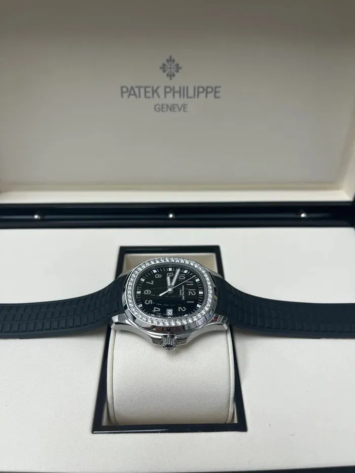 Patek Philippe Aquanaut 5267/200A-001 39mm Stainless steel Black 7