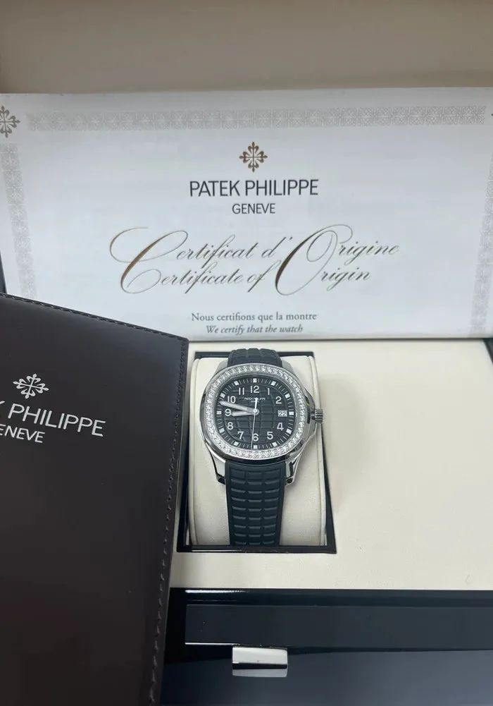 Patek Philippe Aquanaut 5267/200A-001 39mm Stainless steel Black 8