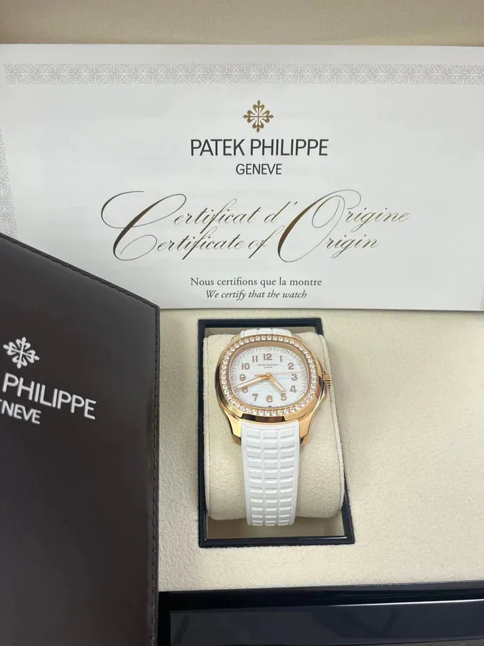 Patek Philippe Aquanaut 5269/200R 39mm Rose gold White 12