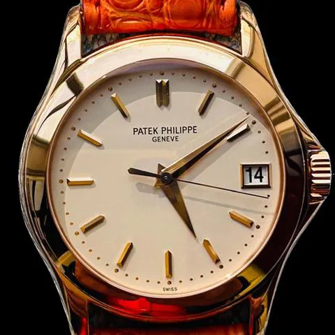 Patek Philippe Calatrava 5107R-001 37mm Rose gold Mother-of-pearl