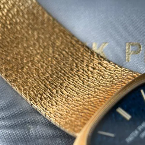 Patek Philippe Golden Ellipse 3566/1 nullmm Yellow gold Blue 7