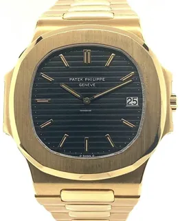 Patek Philippe Nautilus 3700/11J Yellow gold Black