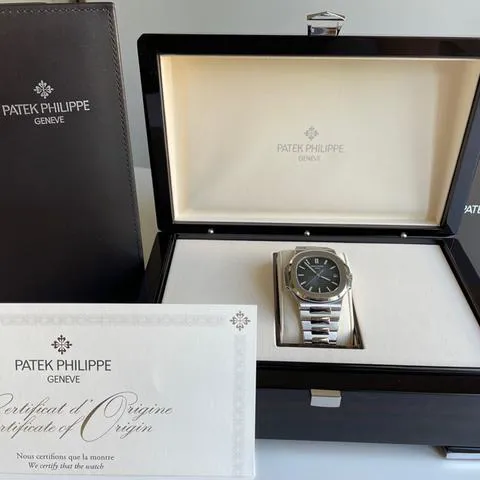 Patek Philippe Nautilus 5711/1A-010 40mm Stainless steel Blue 7