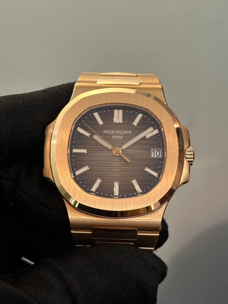 Patek Philippe Nautilus 5711/1R-001 40mm Rose gold Brown 1