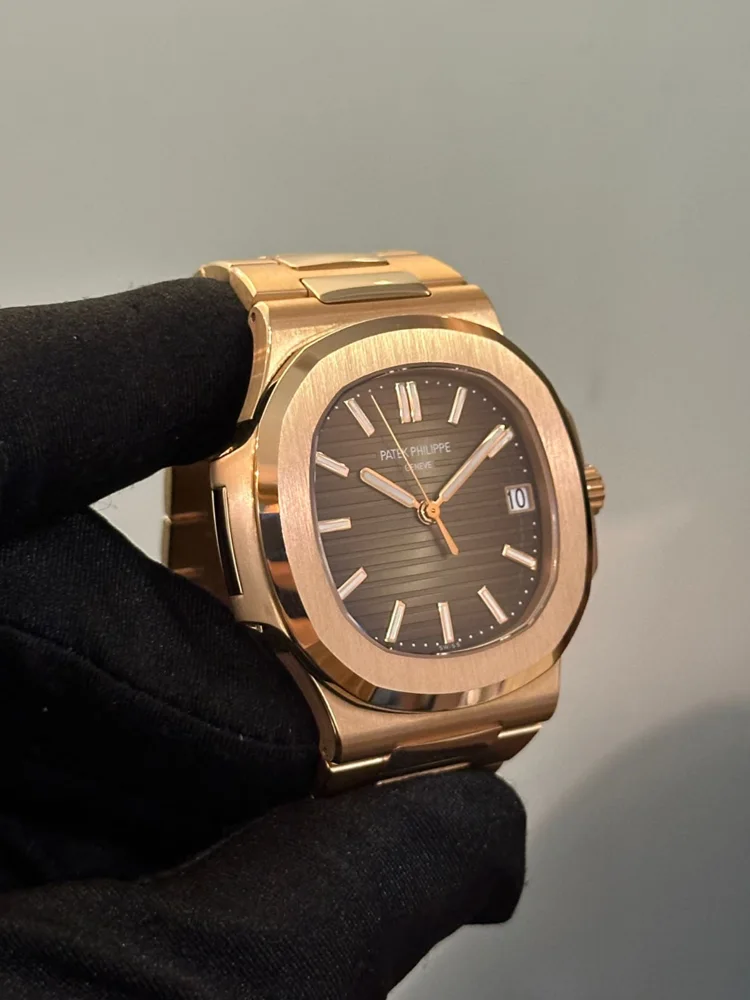 Patek Philippe Nautilus 5711/1R-001 40mm Rose gold Brown 3