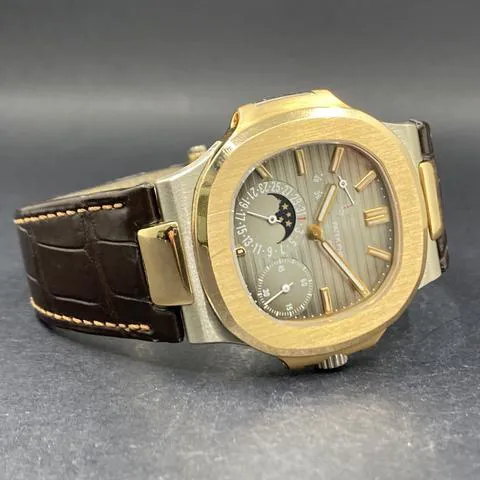 Patek Philippe Nautilus 5712GR-001 40mm Rose gold Gray 2