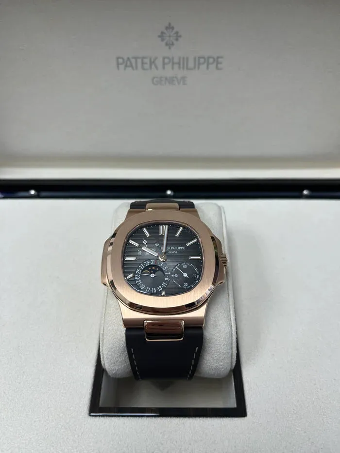 Patek Philippe Nautilus 5712R-001 White gold Black 2