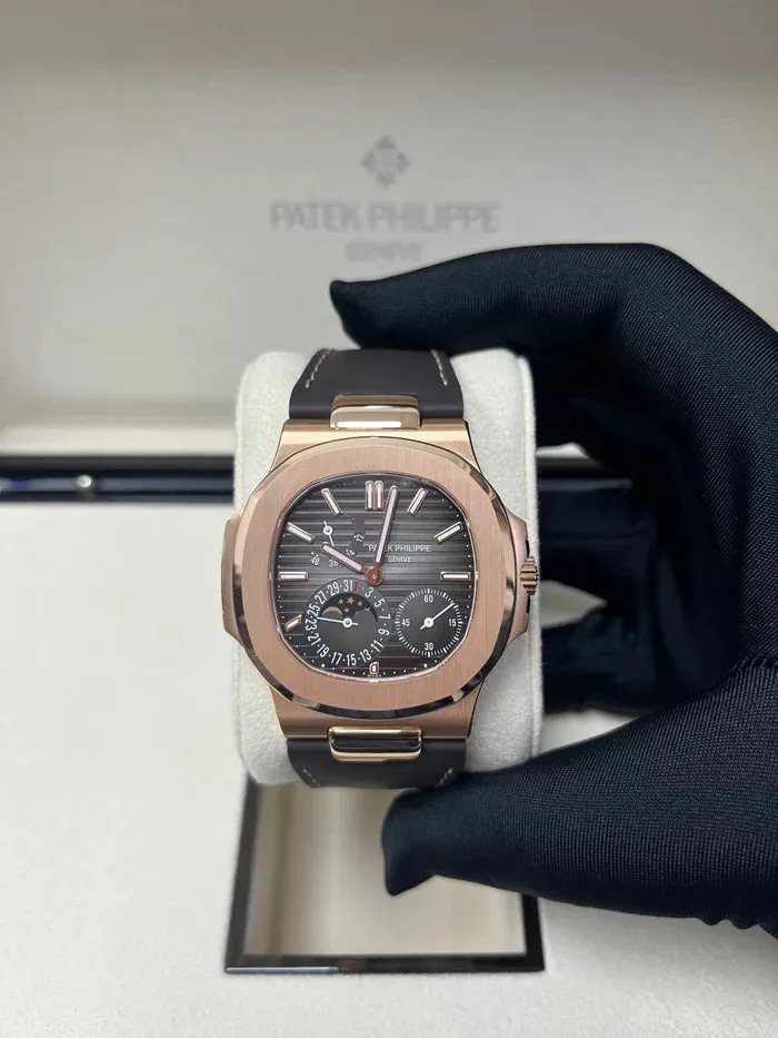 Patek Philippe Nautilus 5712R-001 White gold Black 6