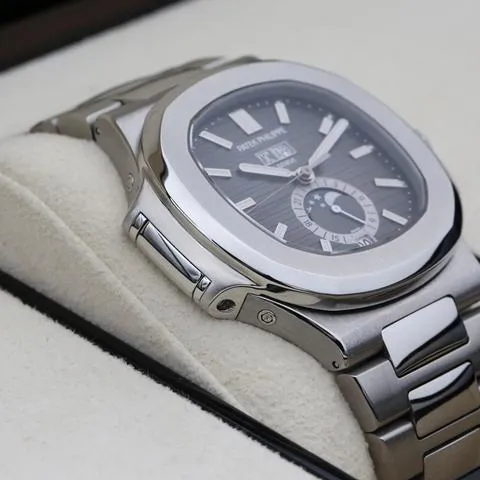 Patek Philippe Nautilus 5726/1A-001 40.5mm Stainless steel Black 6